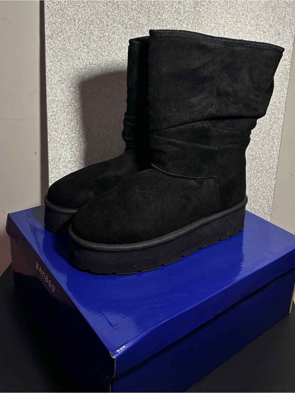 BRAND NEW Black Suede Winter Boots With Platformed Bottoms🖤cute & comfy!